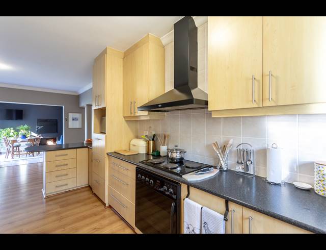 3 BEDROOM HOUSE TO LET IN VAN RIEBEECKSHOF